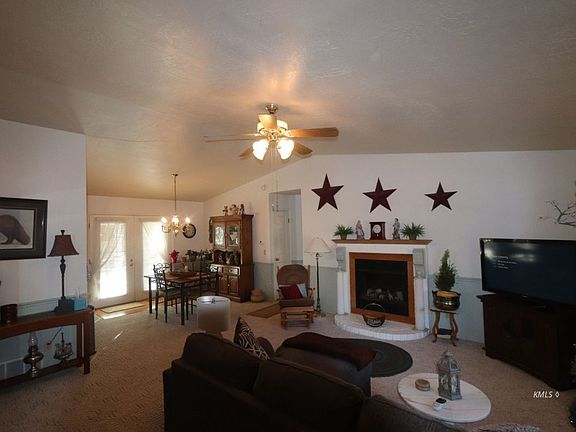 3rd image of 1427 S Heaton Dr