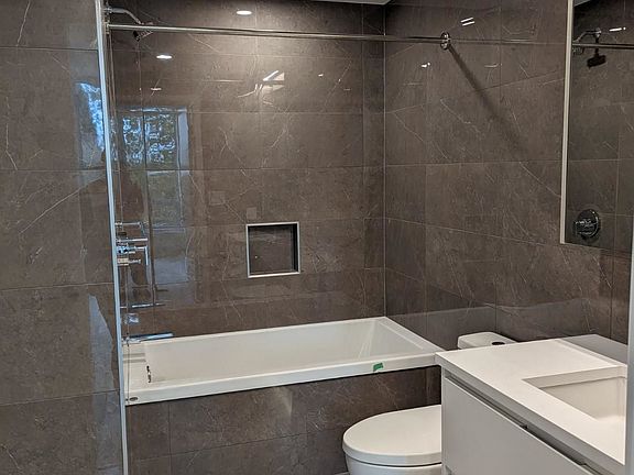 3rd image of 4240 Cambie St #310