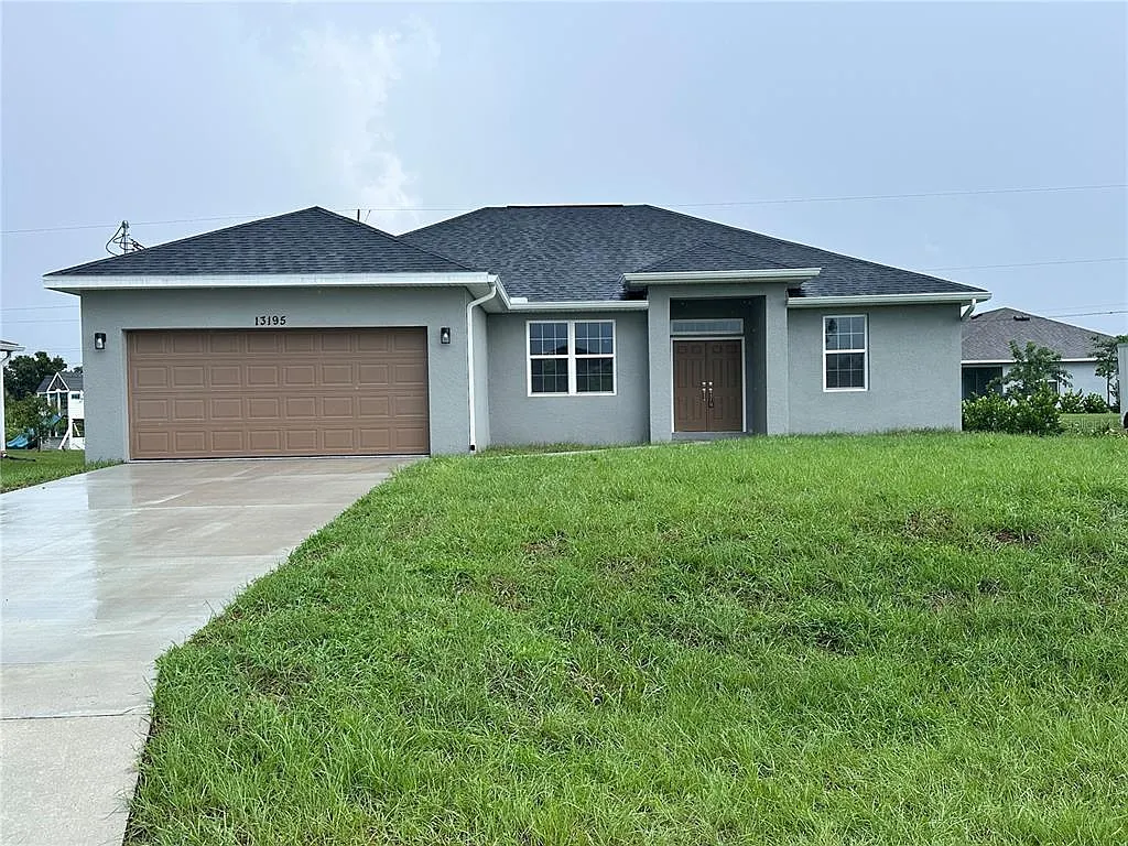 4 bed, 2.0 bath, 1900 sqft, $2,000 — Photo 3