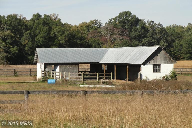 2nd image of 22367 Maddens Tavern Rd