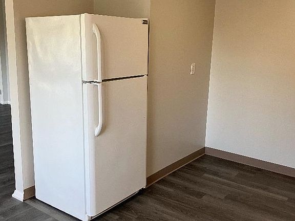 4th image of 818 Walnut St #12