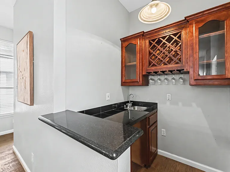 2451 Valley View Dr — Photo 24
