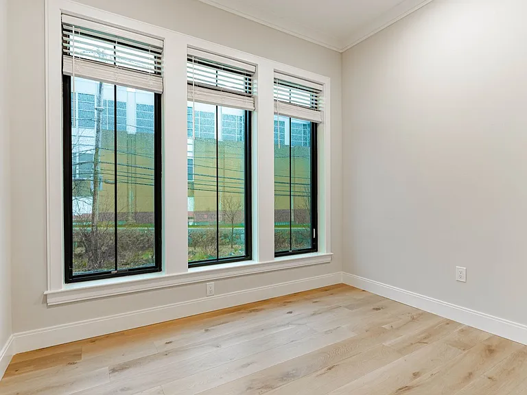 157 Everett St #201 — Photo 13