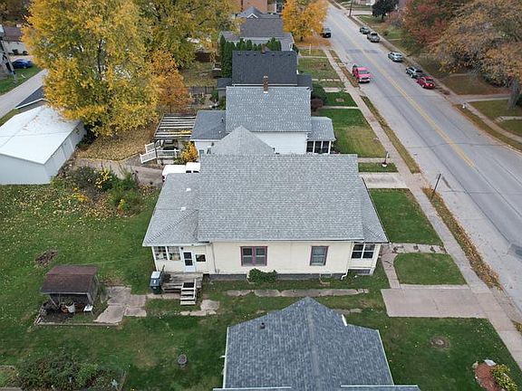 3rd image of 1560 Washington St