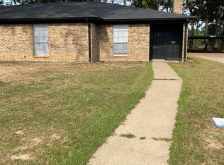 3401 Denson Dr #B, Longview, TX 75604