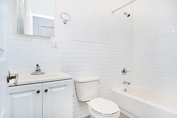 Rented by REAL New York | media 12