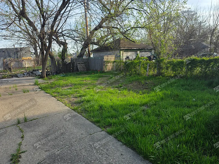 11781 Kilbourne St — Photo 3
