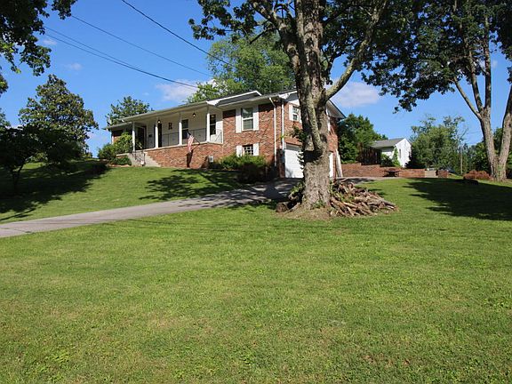 2nd image of 2010 Wintergreen Dr