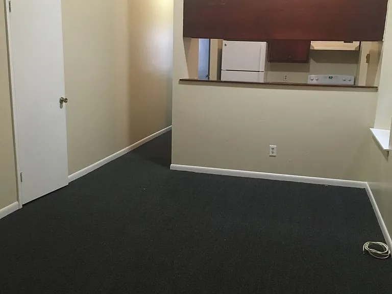 465 North St — Photo 1