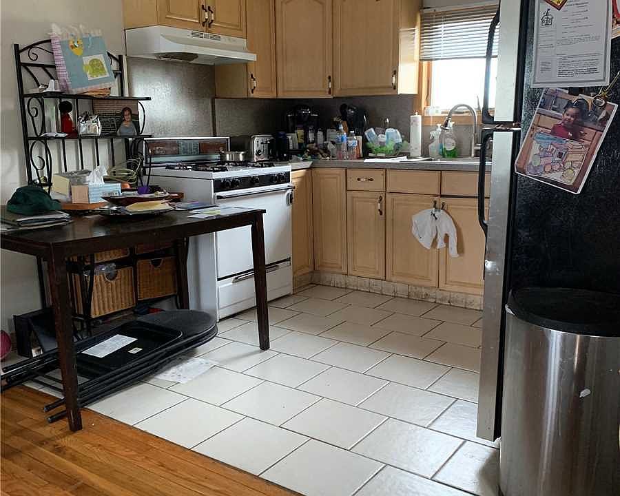 1st image of 1042 1st Ave