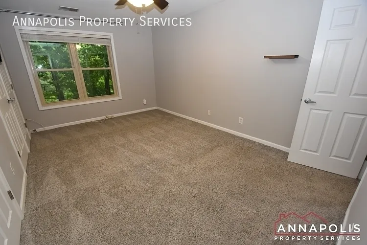 1101 Primrose Ct #302 — Photo 7