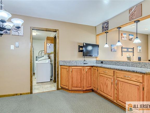 5th image of 563 Indiero Rd