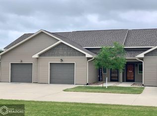 1201 Country Club Dr APT 8, Creston, IA 50801