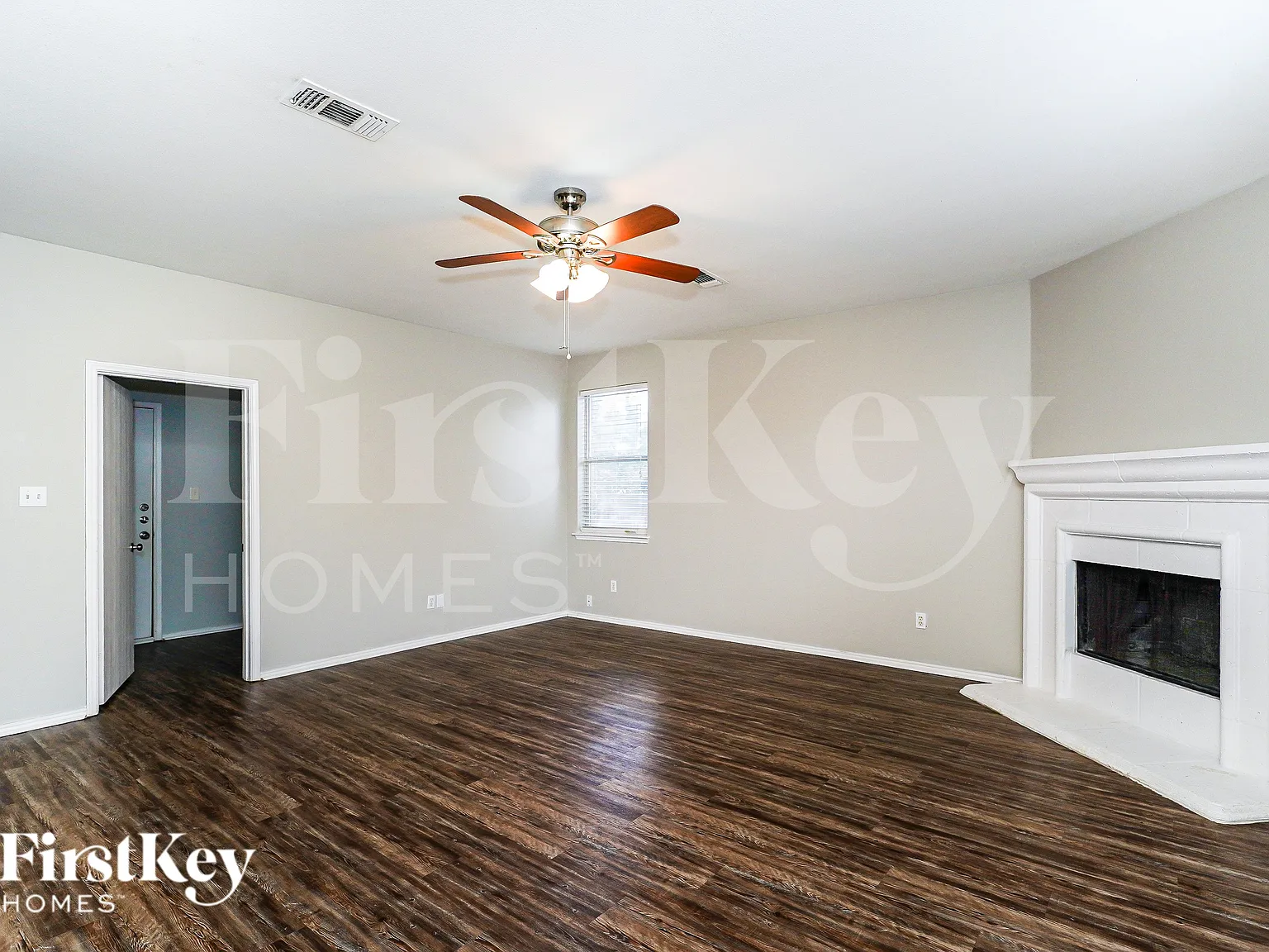 5 bed, 2.5 bath, 2960 sqft, $2,205 — Photo 4