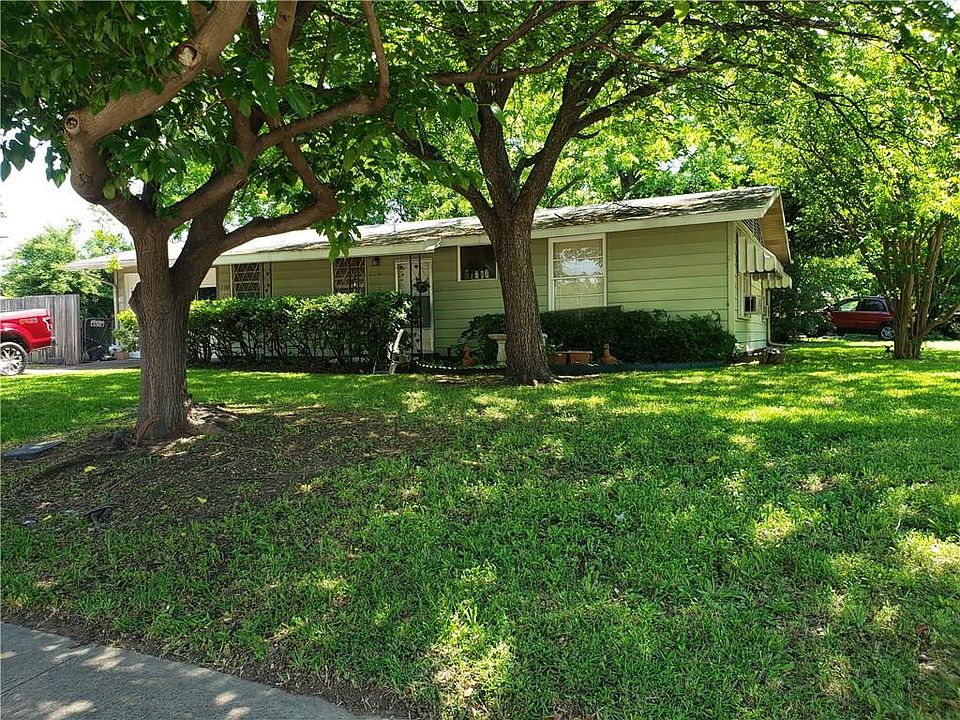 2nd image of 13106 Holbrook Dr