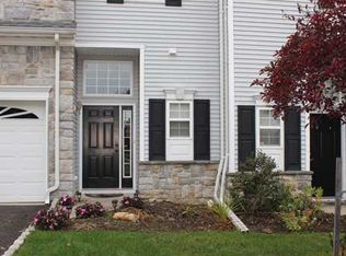 47 Rozalyn Ln, Laurence Harbor, NJ 08879