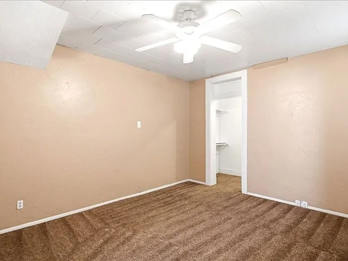 1001 N Main St — Photo 20