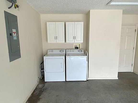 5th image of 2492 Birch Ave