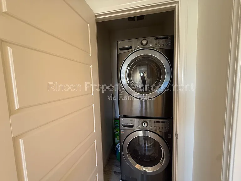 360 S Saticoy Ave — Photo 3