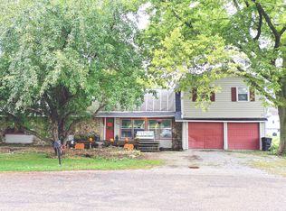 102 Bauer Ct, Cissna Park, IL 60924