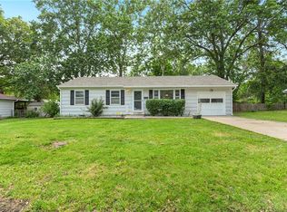 604 SE Browning Ave, Lees Summit, MO 64063