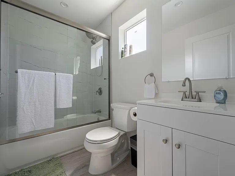 2239 N Niagara St #102 — Photo 11