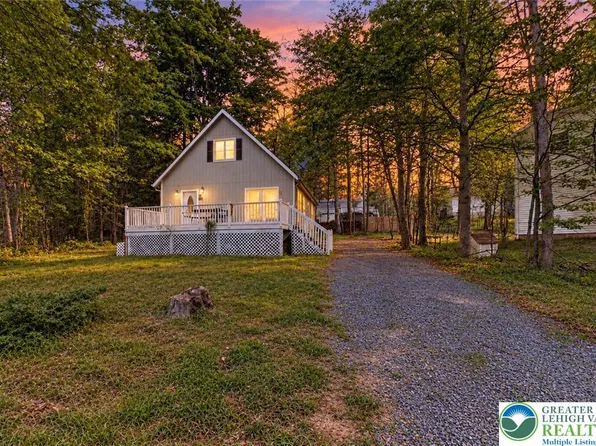 2027 Skyview Ter, Tobyhanna, PA 18466