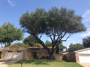 309 Hallmark Dr, Arlington, TX 76011