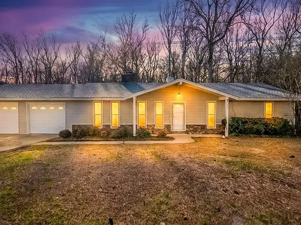 3005 T P White Dr, Jacksonville, AR 72076