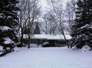 3143 Skyline Dr, Hubertus, WI 53033