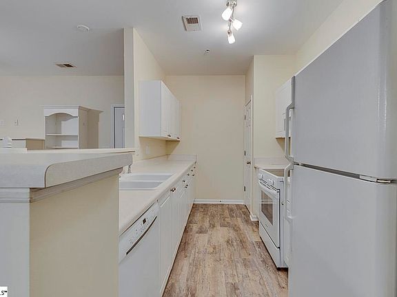 2nd image of 604 McKenna Cir