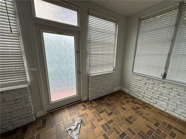 51 Montilla Ave — Photo 13