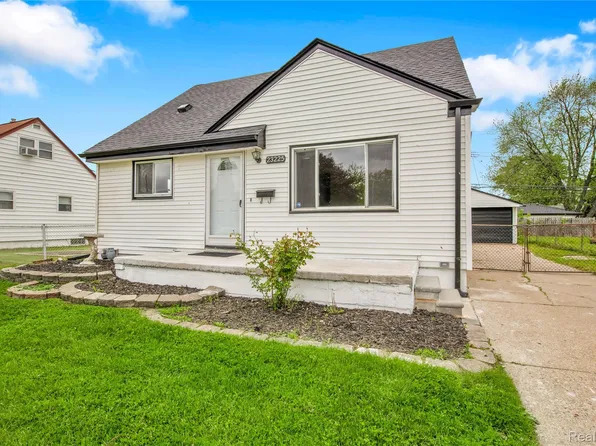 23225 Beverly St, Saint Clair Shores, MI 48082