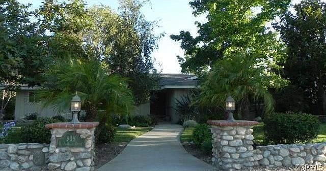 1st image of 938 Pomello Dr