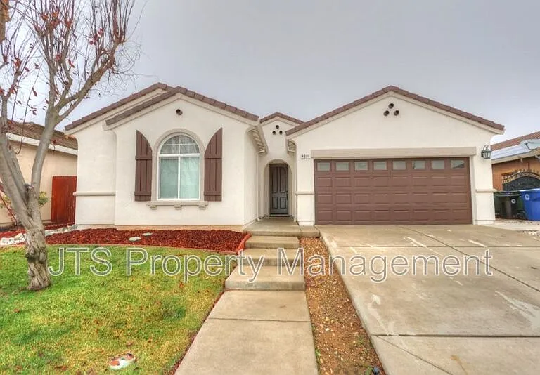4086 Pinoche Peak Way — Photo 1