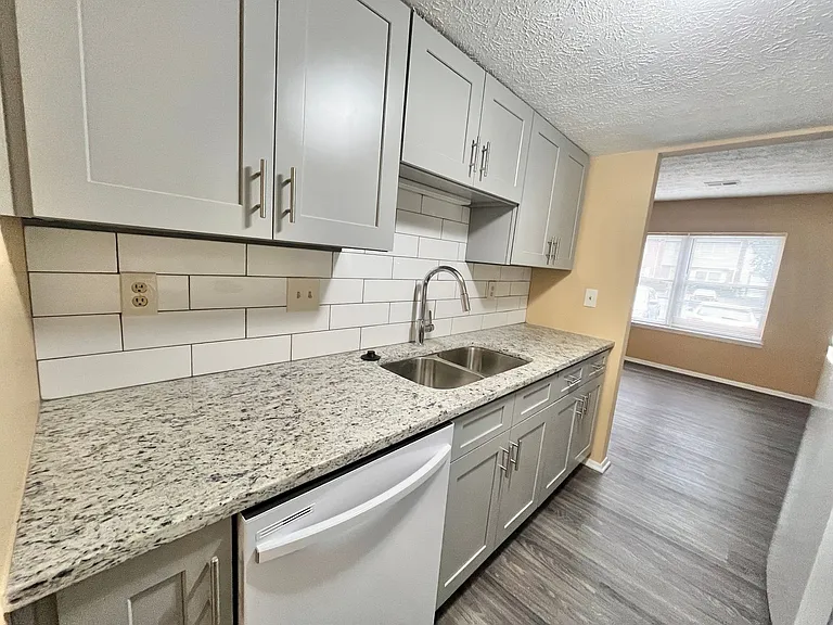 6418 Meadow Rue Dr — Photo 12