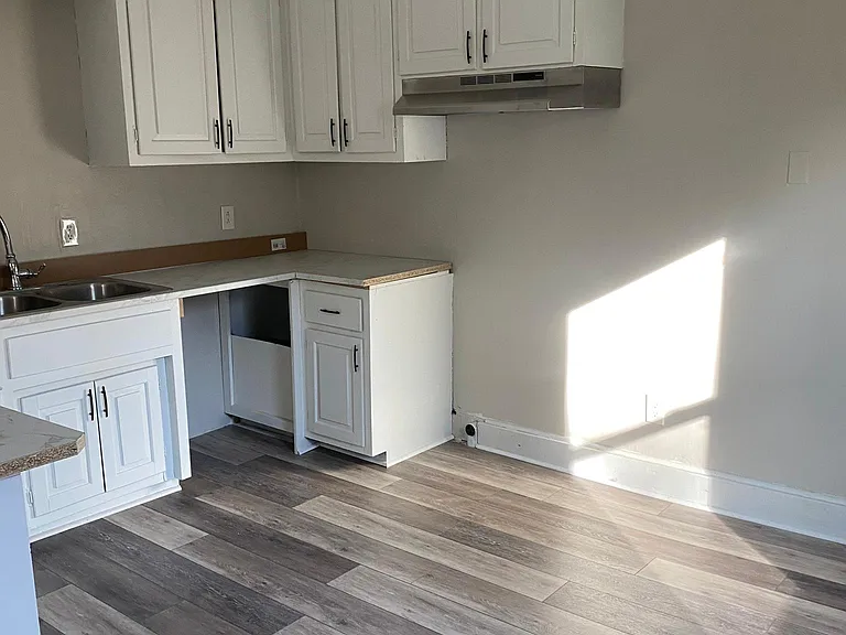 20 Roanoke Ave #C — Photo 6