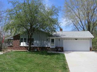 1851 Aspen Ln, Green Bay, WI 54303