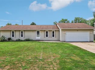221 Rustic Hill Ln, Amherst, OH 44001