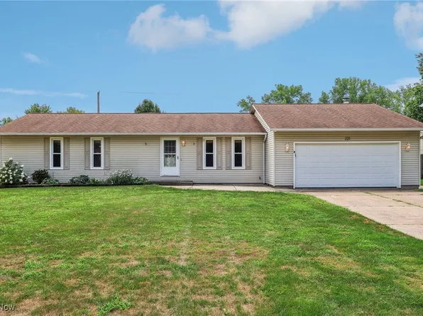 221 Rustic Hill Ln, Amherst, OH 44001
