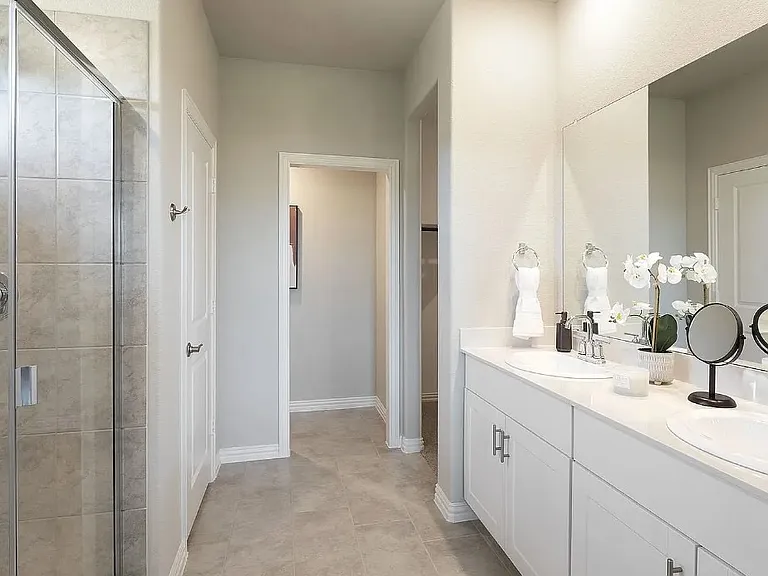 716 Edgehurst Dr — Photo 20