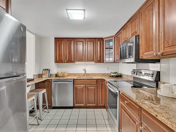 5th image of 45 Longwood Ave APT 408