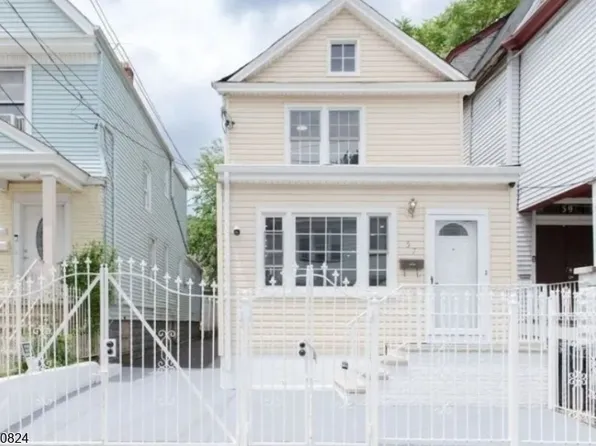 57 Halstead St, Newark City, NJ 07106