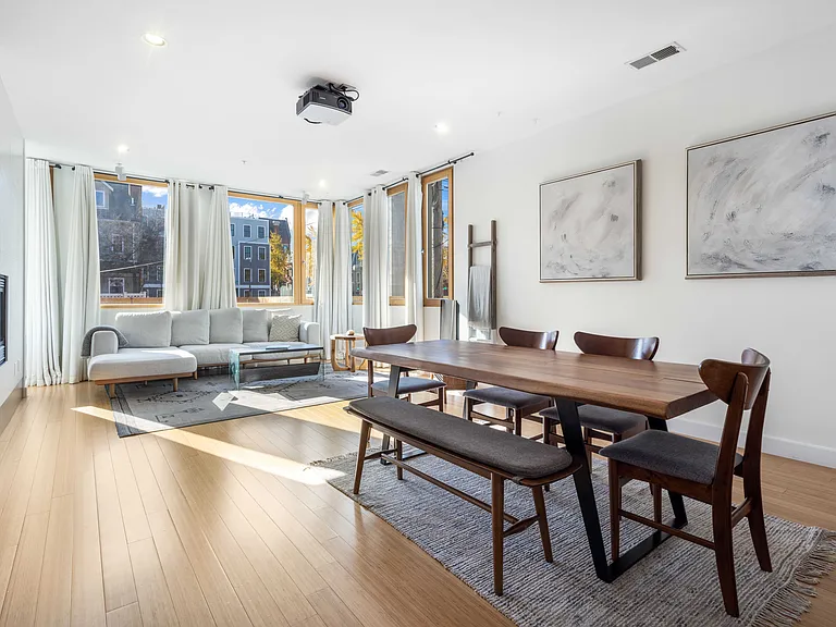 210 Bolton St #6 — Photo 4