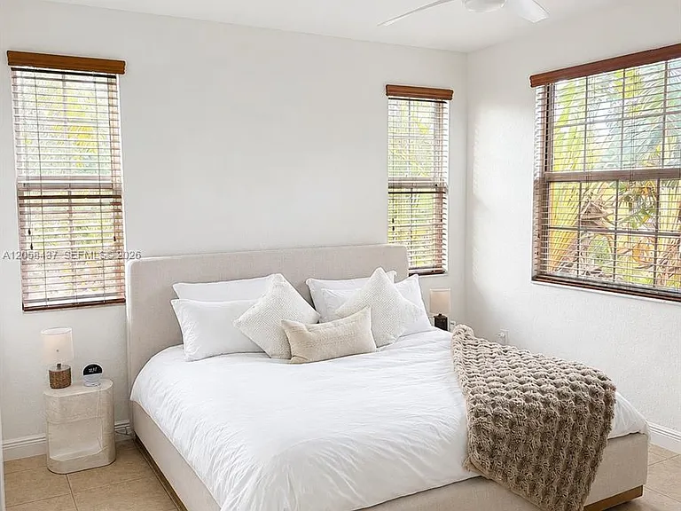 1101 SW 147th Ter #1101 — Photo 14