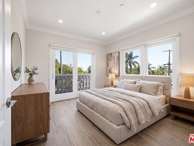 1838 Westholme Ave #203 — Photo 3