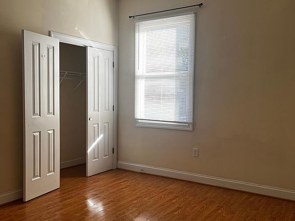 4th image of 2517 E Leigh St APT A