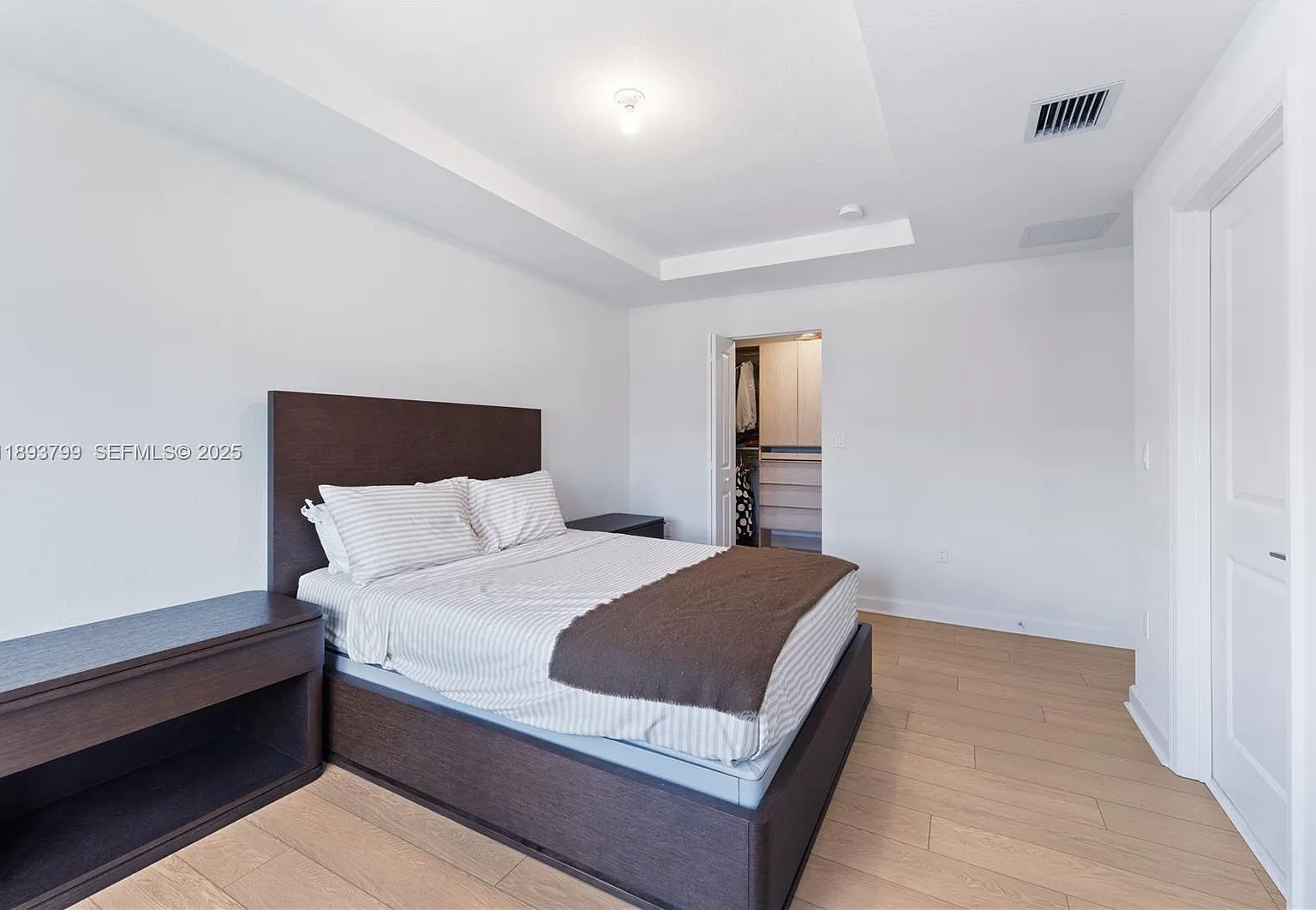3 bed, 1276 sqft, $3,800 — Photo 3