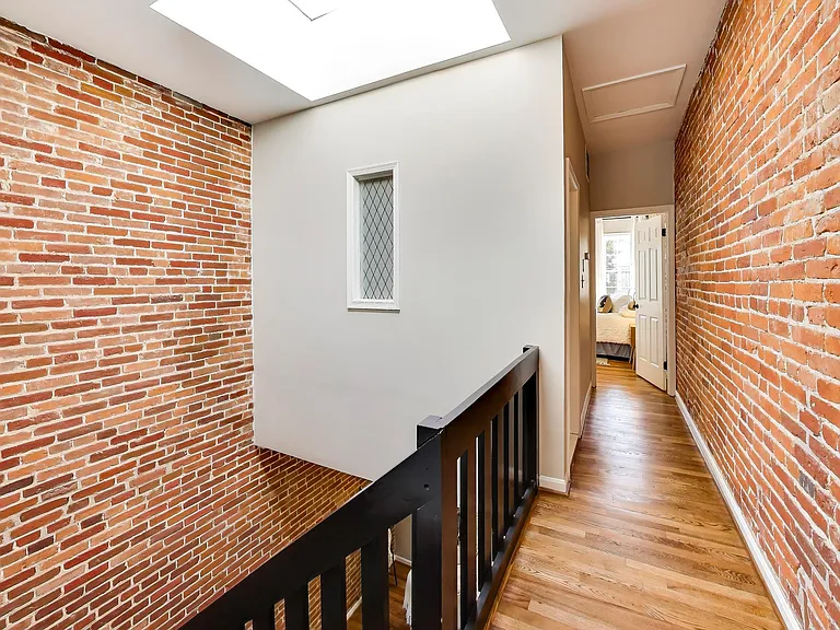 1238 Linden Pl NE — Photo 15