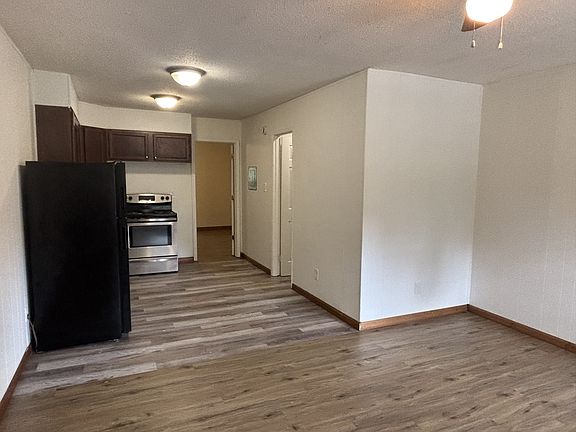 3rd image of 867 N Gallaher View Road Northwestunit #204